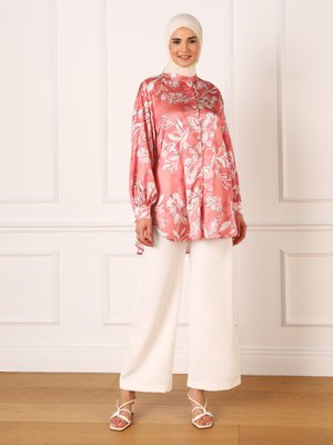 Hakim Yaka Oversize Saten Tunik Somon Çiçek Desenli
