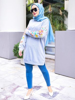 Kolları Çiçek Desenli Sweatshirt Gri