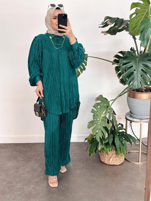 Pileli Saten Takım Yeşil Pileli Saten Takım Yeşil