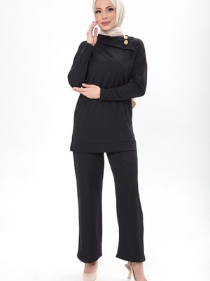 Sıyah Yakası Aksesuar Detaylı İkili Takım