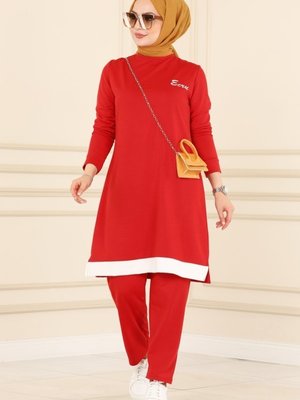 Kırmızı Yazı Detaylı Rahat Spor Takım Kırmızı Yazı Detaylı Rahat Spor Takım