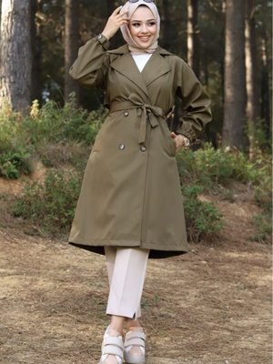 Kolu Kemer Detaylı Önü Düğmeli Kuşaklı Trençkot