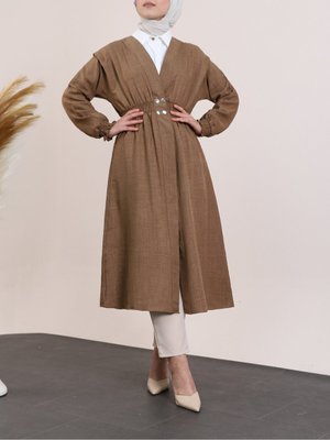 Kolu Ve Beli Lastikli Çıtçıtlı Keten Kap