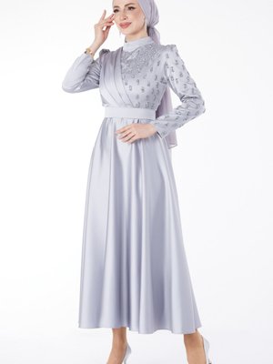 Düz Hakim Yaka Gri İşlenmiş Taş Detaylı Abiye Elbise