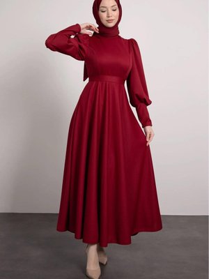 Balon Kol Pile Etek Detaylı Tesettür Elbise Balon Kol Pile Etek Detaylı Tesettür Elbise