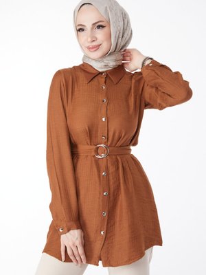 Düz Gömlek Yaka Taba Kemerli Tunik Düz Gömlek Yaka Taba Kemerli Tunik