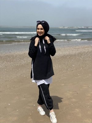 Beyaz Tişörtlü Eşofman Takım Beyaz Tişörtlü Eşofman Takım