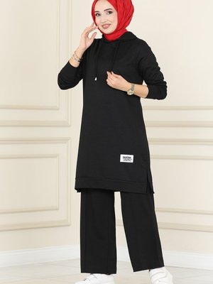 Siyah Arma Detaylı Spor Takım