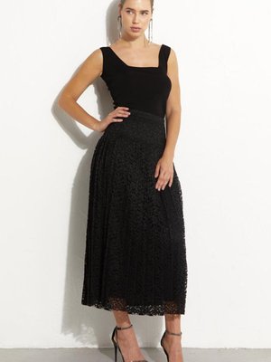 Siyah Pileli Dantel Uzun Etek Siyah Pileli Dantel Uzun Etek