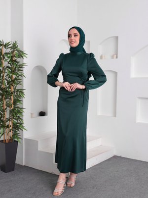 Yandan Biyeli Bağlamalı Saten Elbise Yandan Biyeli Bağlamalı Saten Elbise