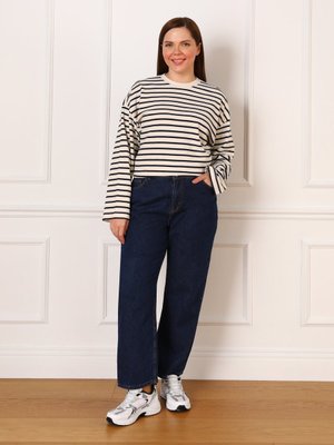 İndigo Pamuklu Mom Kesim Büyük Beden Denim Pantolon