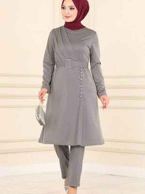 Gri Aksesuar Düğmeli Takım