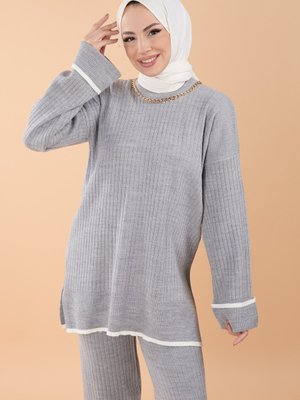 Grı Zincir Kolyeli İkili Triko Takım