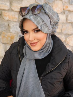 Desenli Şapka Gri Ekose