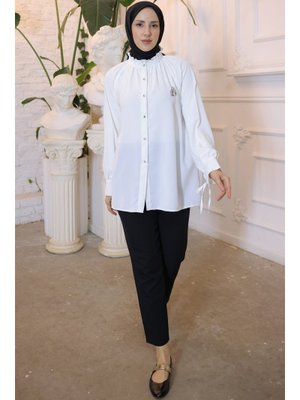 Ekru Broşlu Gömlek