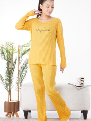 Sarı Bisiklet Yaka Baskılı Uzun Kollu Pijama Takımı Sarı Bisiklet Yaka Baskılı Uzun Kollu Pijama Takımı