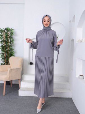 Zarif Piliseli Etek Bluz Takım Zarif Piliseli Etek Bluz Takım