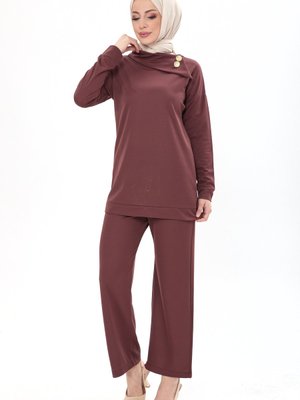 Kahve Yakası Aksesuar Detaylı İkili Takım