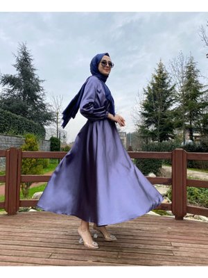 Lila Saten Elbise