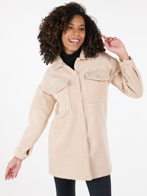 Krem Kaşe Kaban Krem Kaşe Kaban