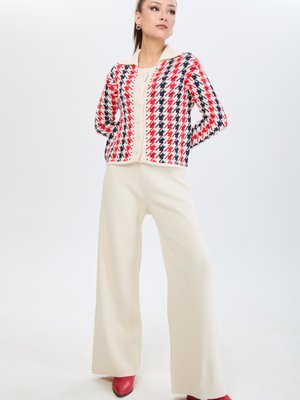 Krem Kazayağı Desenli Triko Hırka Pantolon Takım Krem Kazayağı Desenli Triko Hırka Pantolon Takım