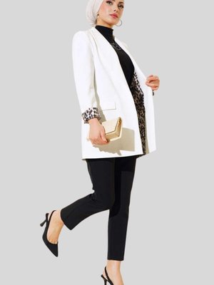 Beyaz Leopar Astarlı Kol Katlamalı Ceket Beyaz Leopar Astarlı Kol Katlamalı Ceket