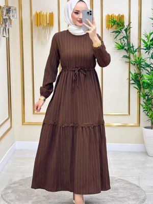 Bürümcük Kumaş Bel Bağcıklı Dantel Detaylı Elbise