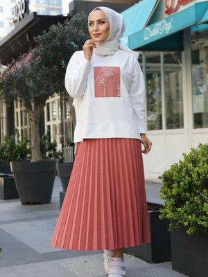 Piliseli Etekli Takım