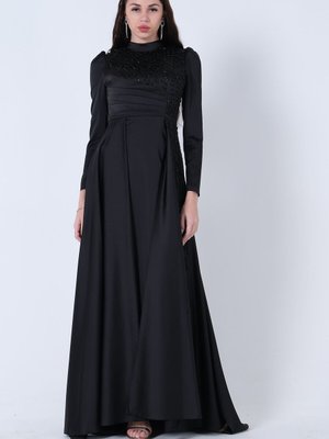 Siyah Taş İşlemeli Hakim Yaka Saten Abiye Elbise Siyah Taş İşlemeli Hakim Yaka Saten Abiye Elbise