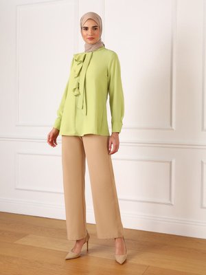 İpek Tuşeli Fırfır Detaylı Tunik Yağ Yeşili