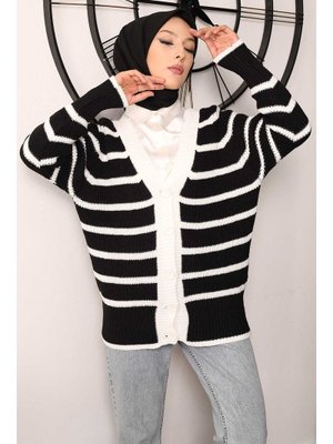 Siyah Beyaz Çizgili Triko Hırka