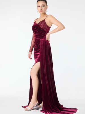 Murdum Tek Kol Dantel Detaylı Kadife Yırtmaçlı Abiye Elbise