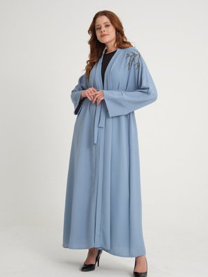 Krep Kumaş Omuzu Desen Taşlı Açık Mavi Abaya Ferace Tesettür Krep Kumaş Omuzu Desen Taşlı Açık Mavi Abaya Ferace Tesettür