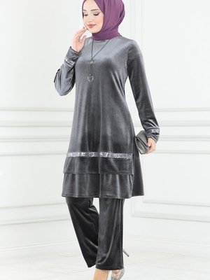 Gri Pul Detaylı Kadife Takım Gri Pul Detaylı Kadife Takım