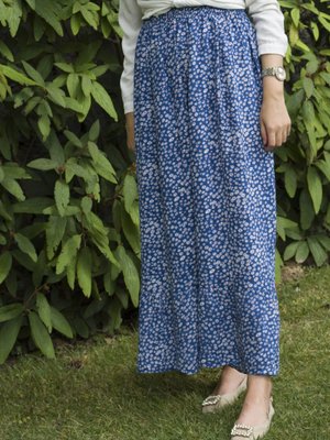 Lacivert Papatya Desenli Etek