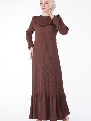 Düz Bisiklet Yaka Kahve Fırfırlı Elbise
