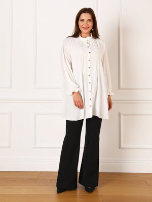 Off White Yakası Fırfır Detaylı Büyük Beden Aerobin Tunik