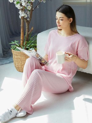 Pembe Eşofman Takımı