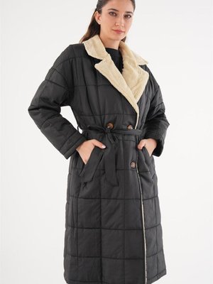 Yakası Peluş Siyah Kapitone Mont