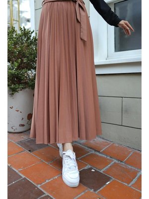 Latte Kuşak Detaylı Piliseli Etek