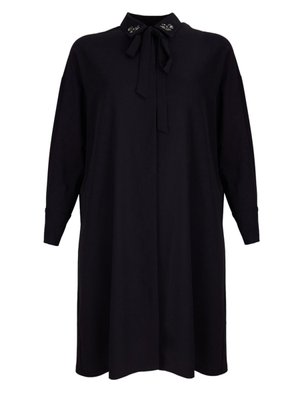 Sırtı Pelerin Detaylı Yakası İşlemeli Tunik