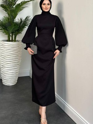 Pia Kolları Pliseli Kalem Elbise Siyah Pia Kolları Pliseli Kalem Elbise Siyah