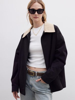 Kontrast Yakalı Gabardin Ceket Siyah Kontrast Yakalı Gabardin Ceket Siyah