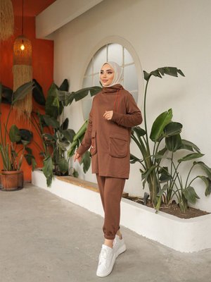 Neon Lastik Detaylı İkili Eşofman Takımı Kahve Neon Lastik Detaylı İkili Eşofman Takımı Kahve