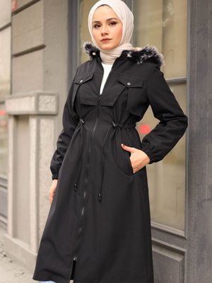 Siyah Ön Cep Kesik Detay Kürklü Mont