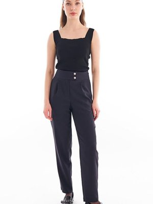 Siyah Taş Düğmeli Cepli Pantolon