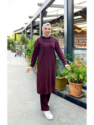Uzun Tunik Kapüşonlu Kenardan Yırtmaçlı İkili Spor Takım Mürdüm Uzun Tunik Kapüşonlu Kenardan Yırtmaçlı İkili Spor Takım Mürdüm