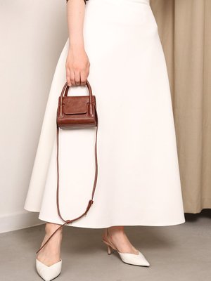 Beyaz Scuba Kloş Etek Beyaz Scuba Kloş Etek