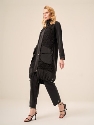 Serap Eser Mascara Nakış İşlemeli Siyah Yelek Serap Eser Mascara Nakış İşlemeli Siyah Yelek