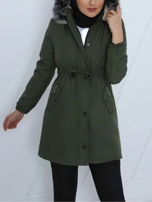 Çıkma Kapüşonlu Kolu Lastikli Cepli Kısa Kaban